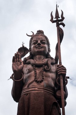 Mangal Mahadev-Hindu Tanrı Shiva uzun boylu heykeli