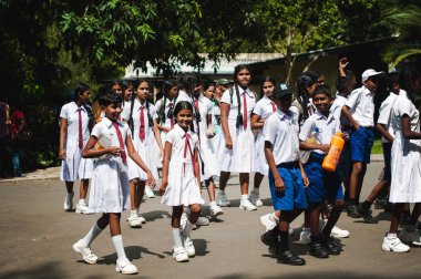 Okul üniforması. Sri Lanka