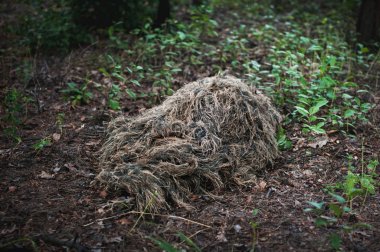 Ghillie - keskin nişancılar ve istihbarat ajanları için kamuflaj