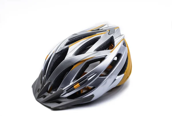 Bicicleta capacete no fundo branco ou isolado — Fotografia de Stock