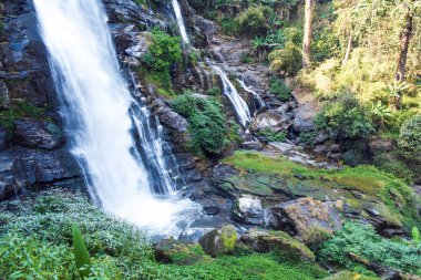 Doi Inthanon Ulusal Parkı'ndaki Wachirathan Şelalesi, Mae Chaem D
