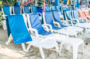 Thong Pha Phum Milli Parkı'ndaki Wat Pilok Tapınağı'nda keşiş sadaka ları tutan Buda heykeli, Kanchanaburi eyaleti, Tayland