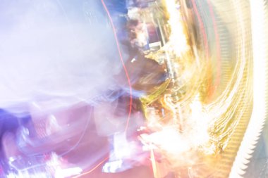 Ligh ile soyut fütüristik parlak renkli dinamik arka plan