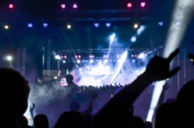 Bulanık görüntüler, bir grup genç insan zevk parti bir gece