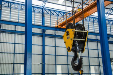 Turna kancası ve askısı fabrikada..