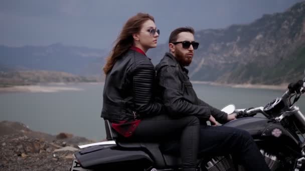 Romantic Couple Black Dressing Sits Modern Motorbike Calm Lake Pictorial — Stock Video