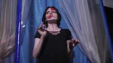 makyaj ile rüya bayan şifon ile kapsül gerçekleştirir