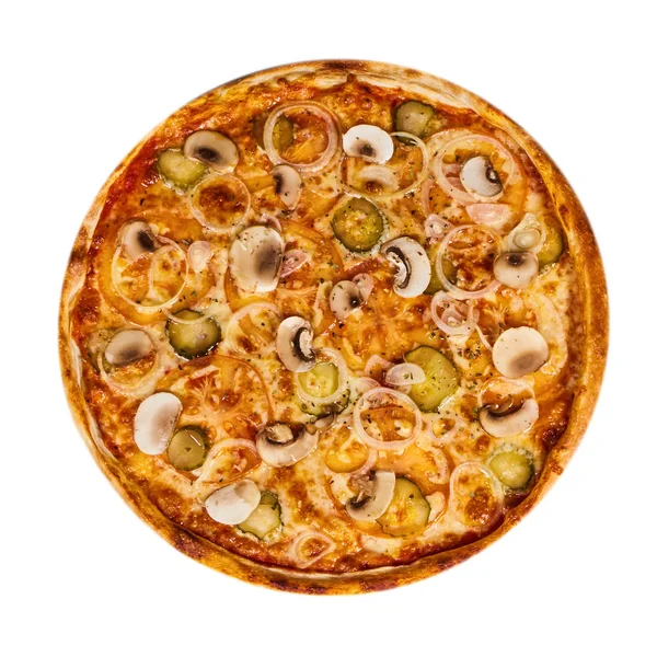 Pizza auf isoliertem Hintergrund mit Champignons Zwiebeln und Gurken — Stockfoto