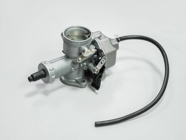 мотоцикл и карбюратор скутера
