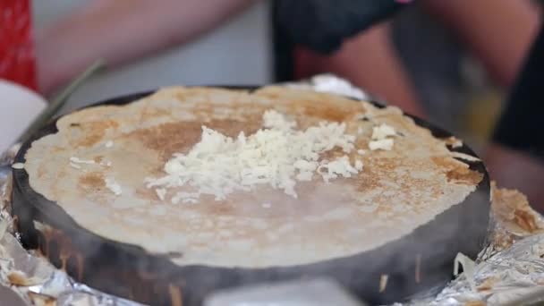 Gebakken Pannenkoeken Met Ham Gekookt Tuin — Stockvideo