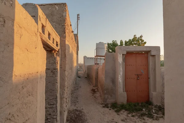 Úzké pěší uličkou, Al Jazirah Al Hamra, Ras Al Khaimah — Stock fotografie