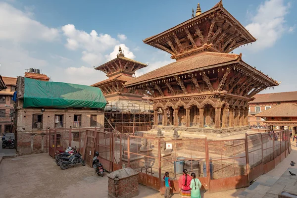 Deux temples en reconstruction — Photo