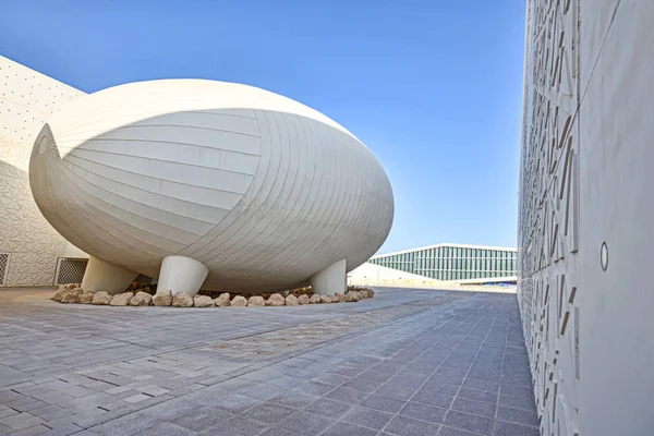 Detalhe de uma estrutura em forma de ovo pelo arquiteto Isozaki em Doha — Fotografia de Stock