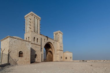 Bir çiftliğin görkemli taş kapısı, Al Zubarah, Katar