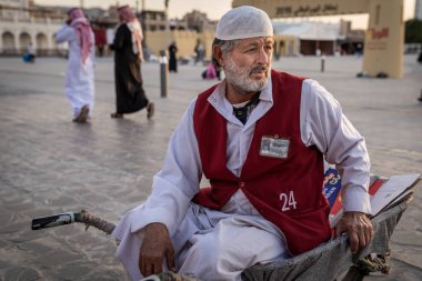 El arabası üzerinde porter oturma, Souq Wakif, Doha