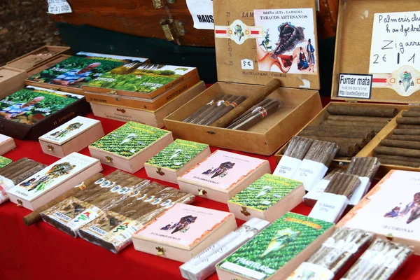 Vários Charutos Artesanais Para Venda Mercado — Fotografia de Stock