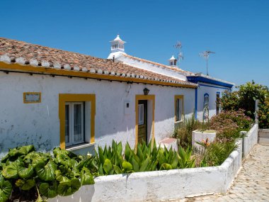 Forte de Cacela, Algarve, Portekiz 'deki tipik eski evler