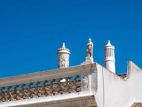 Tipikus Dekoratív Kémény Tetőn Lakások Algarve Portugália — Stock Fotó