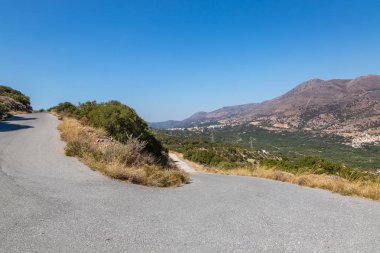 Crete, Yunanistan adada Vrises köyü yakınındaki dağlık kırsal