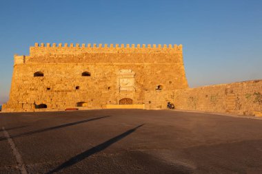 Kale Rocca al Mare adlı günbatımı, Iraklio, Crete, Yunanistan
