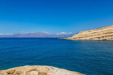 Körfez ünlü hippiler Matala Beach, Girit Adası, Yunanistan
