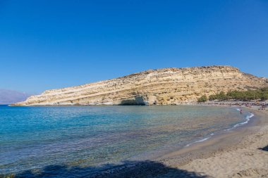 Matala, Yunanistan - 25 Eylül 2018: Ünlü hippiler Matala Beach, Girit Adası