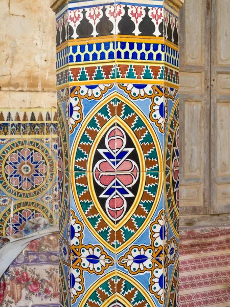 エッサウィラ モロッコ近くの Dar 族長ハジの古い大邸宅の遺跡の装飾 — ストック写真