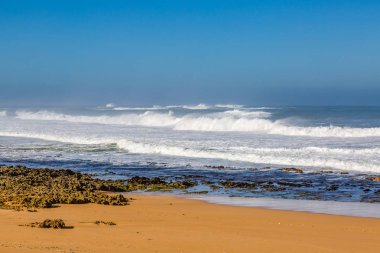 Dalgalar sörf fırtınalı Atlantik kıyısında yakın: Safi, Morocco