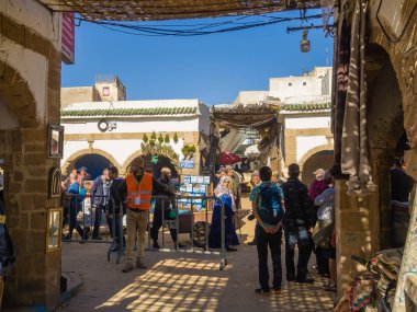 Essaouira, Fas - 2 Kasım 2018: içinde Essaouira Medine sokaklarında