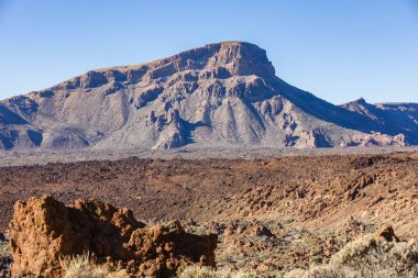 Tenerife adasının yüksek volkanik sıradağları