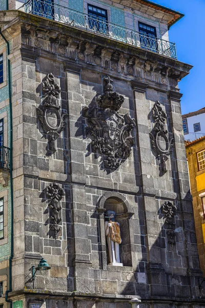 Vistas a las calles del casco antiguo de Oporto, Portugal — Foto de Stock