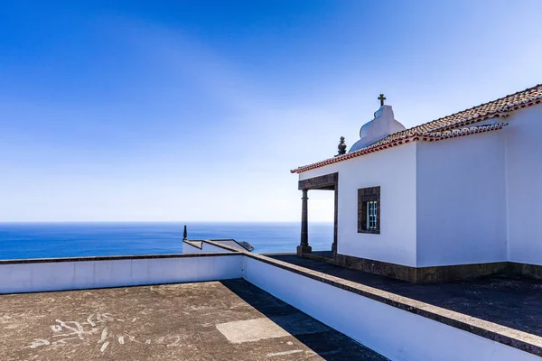 Capilla de Nuestra Señora de la Paz sobre Vila Franca do Campo, San Miguel i — Foto de Stock