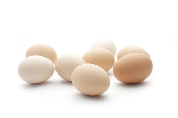 Huevos de pollo limpios de fondo blanco rural — Foto de Stock