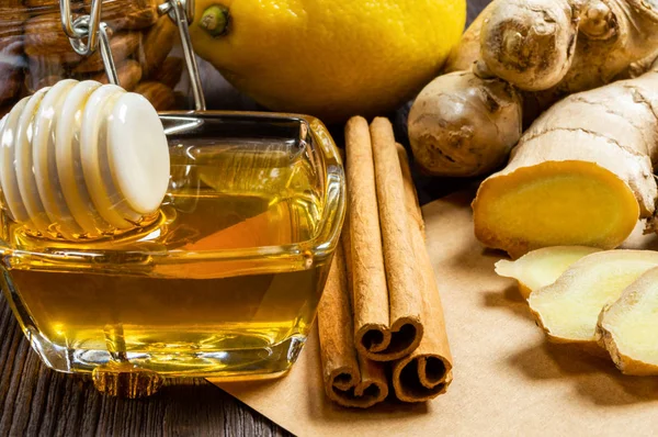 Honey, lemon, ginger and cinnamon - useful additives to tea and drinks.