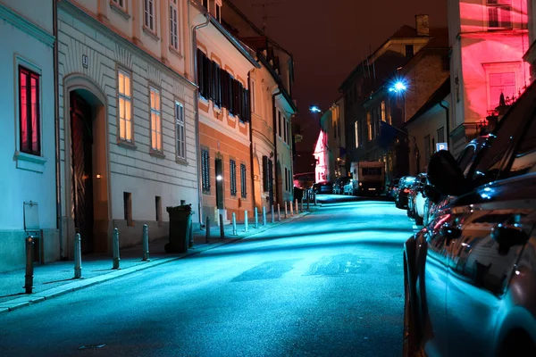 Gece sahne yolun üst kasabasında eski Zagreb, Hırvatistan