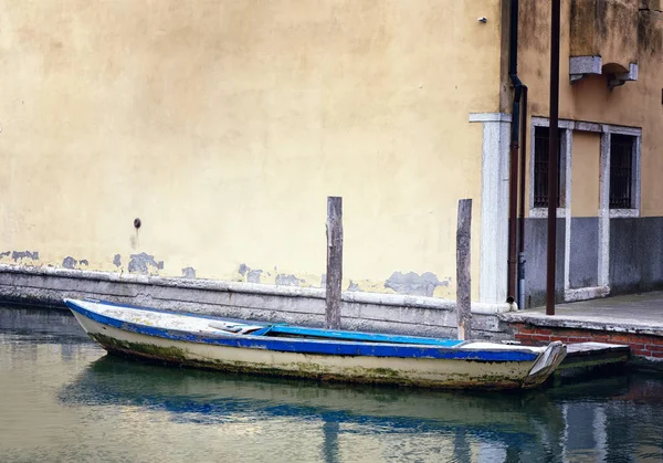 Vintage küçük tekneler Venedik İtalya — Stok fotoğraf