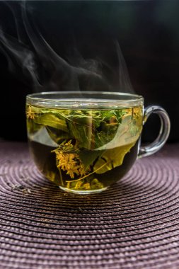 fincan çay duman lezzet yeşil otlar yararlı tedavi geleneksel çay aroması