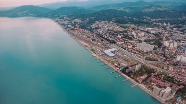 Düzlem penceresinden Adler görünümü