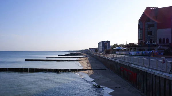 Widok Piaszczystą Plażę Wybrzeżu Morza Bałtyckiego Słynnym Kurorcie Zelenogradsk Dawniej — Zdjęcie stockowe
