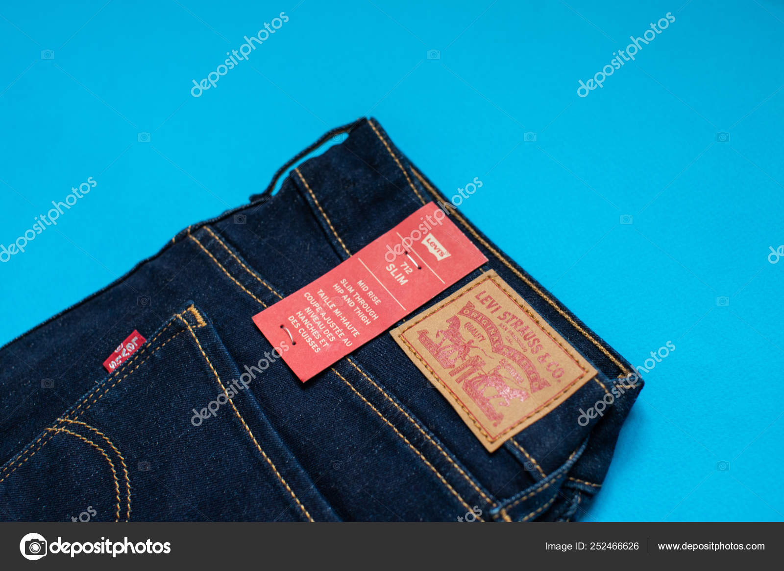 levi strauss jeans 712 slim