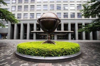 Bunka Fashion College (Bunka Fukuso Gakuen), moda tasarımı ve ilgili disiplinlerde uzmanlaşmış bir Japon meslek okulu