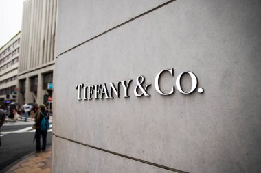 Tokyo, Japonya 'da Tiffany & Co 'nun girişi. Bu New York şehir merkezi bir Amerikan Lüks Takı ve özel perakendeci
