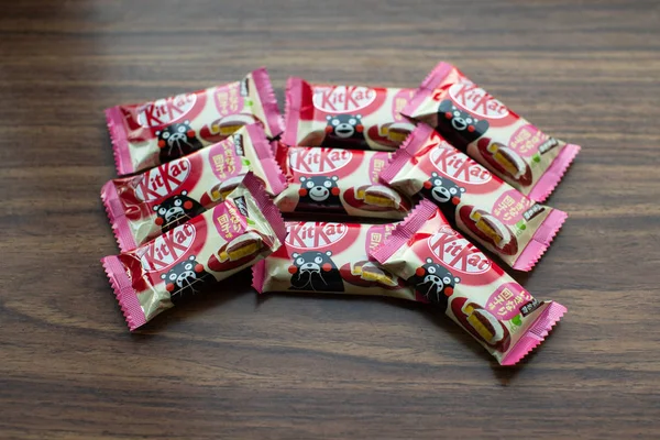 Kit Kat Kumamon Ikinari Dango Edition Japanese Special Limited Edition — Stock Photo, Image