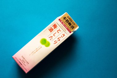 Choya erik şarabı. Umeshu, ume meyvesinden yapılmış geleneksel bir Japon likörüdür. Choya dünyanın en büyük Umeshu üreticisi.