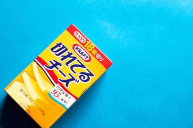 Dilimlenmiş Kraft peynir ürünü japonya'da Kraft Foods tarafından üretilen ve satılan