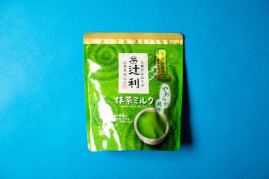 Kyoto Tsujiri Uji Matcha Süt Tozu Yeşil Çay. Matcha Yeşil Çay ince toz aşağı öğütülmüş olduğunu.