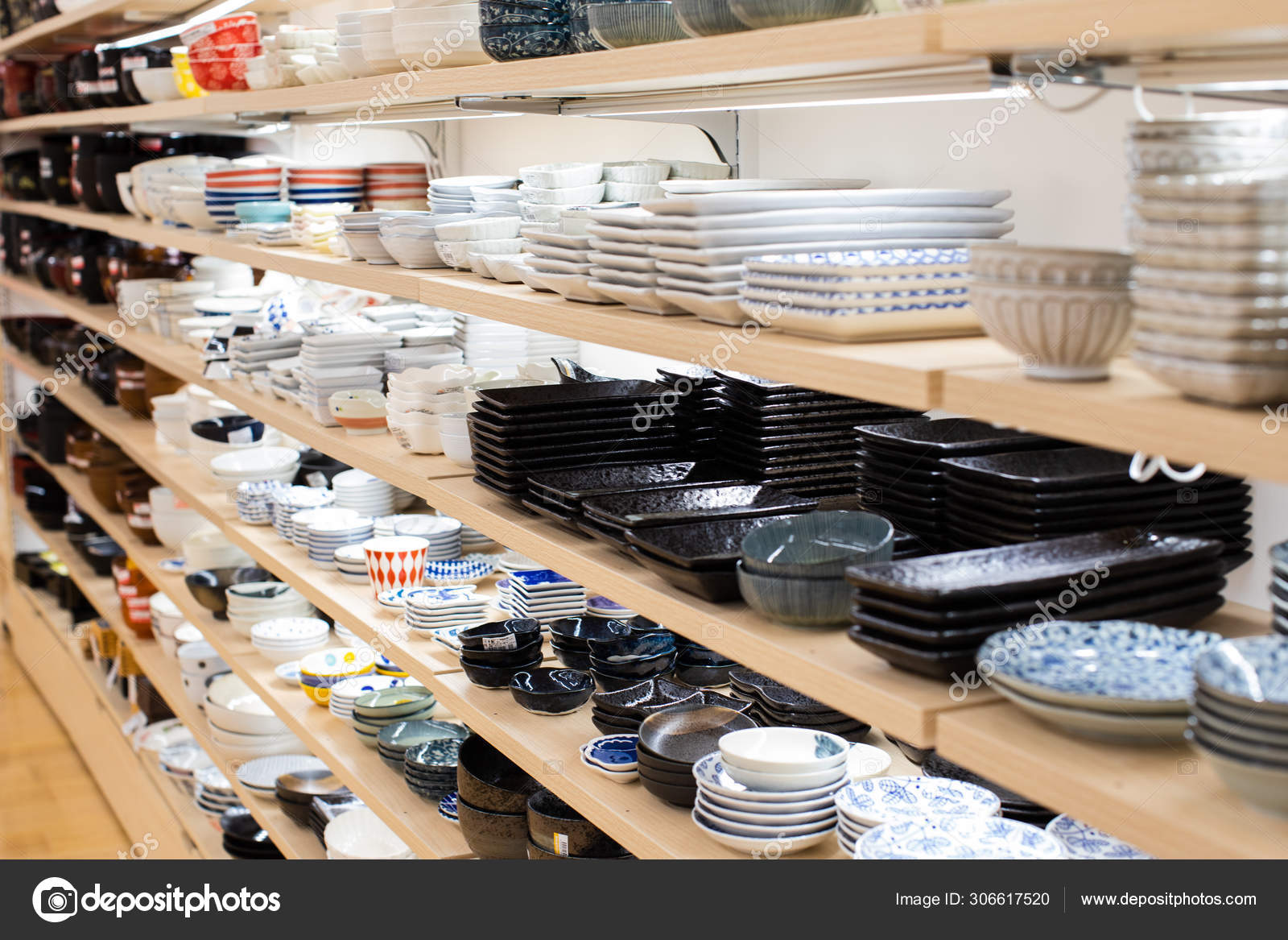 Interior Daiso 100 Yen Shop Shelves Plates Dishes Only 100 Stock Photo by ©Morumotto1 306617520