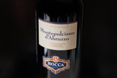 Montepulciano d 'Abruzzo, İtalya' nın Abruzzo bölgesinde Montepulciano şaraplarından üretilen kırmızı şarap. Rocca İtalya