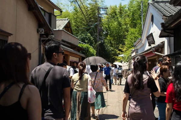 Pessoas Caminham Estação Para Arashiyama Bambu Kyoto Japão — Fotografia de Stock