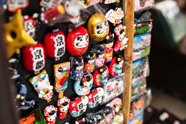 Ímãs Japoneses Com Kyoto Bonecas Kokeshi Lanterna Ventiladores Outros Mercado — Fotografia de Stock